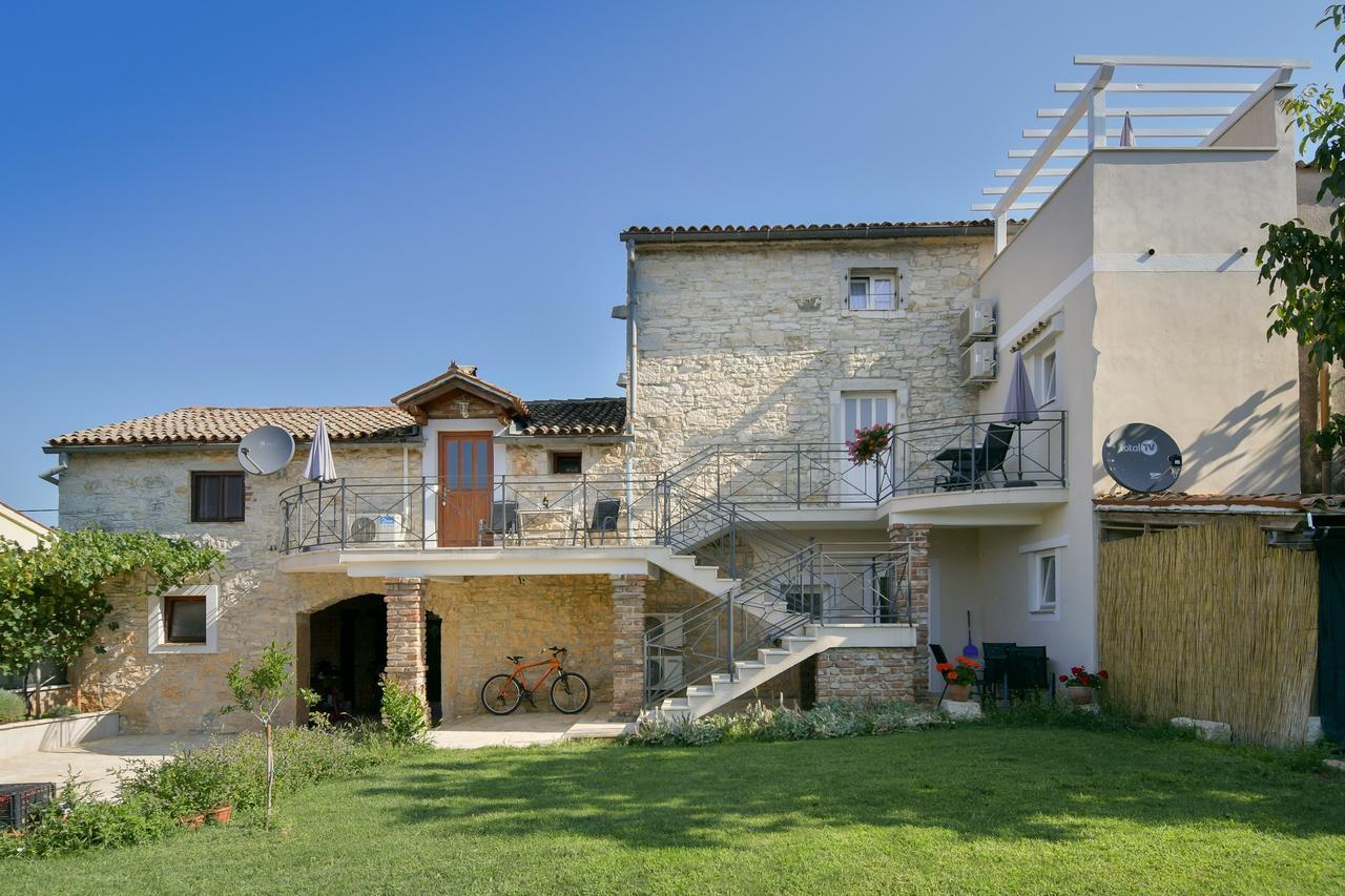 Apartments Borgo 8 Tar-Vabriga エクステリア 写真